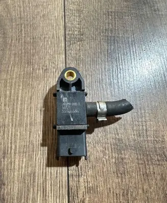 Opel Insignia A Exhaust gas pressure sensor 55566186 5B19 28403014003