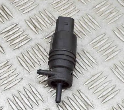 BMW 3 F30 F35 F31 Windscreen/windshield washer pump 3437380 7302589
