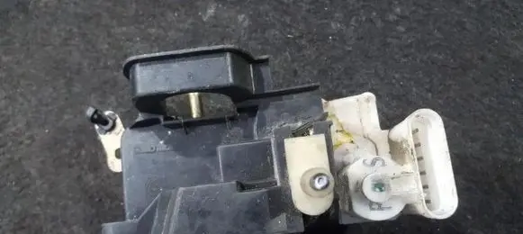 Fiat Palio Front door lock