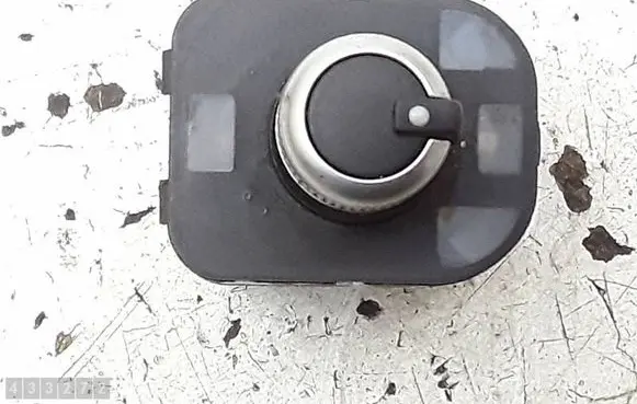 Wing mirror switch