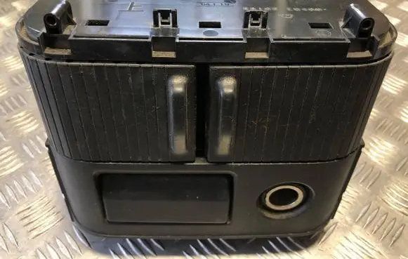 Nissan X-Trail T30 Ashtray (rear) 68108EQ460 68108EQ400 104119