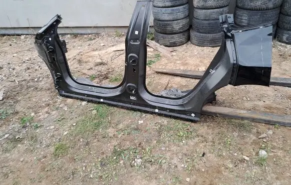 BMW iX Side car body part 9447285 9630965 9630967