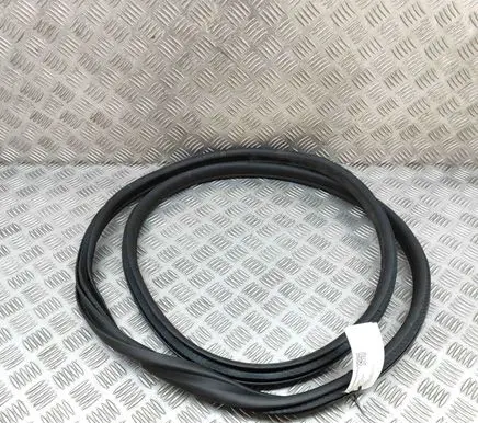 BMW i4 Rubber seal front door (on door) 7482945