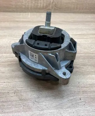 BMW M3 F80 Engine mounting bracket 2284817 160118