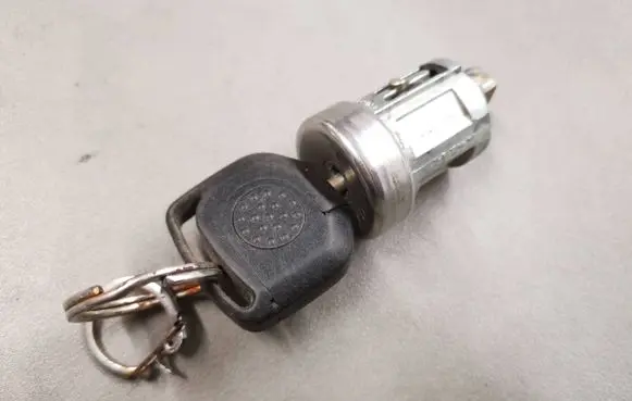Ford Mondeo MK I Loading door lock 