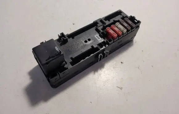 Mercedes-Benz E W210 Fuse box set A0005400372 05376120