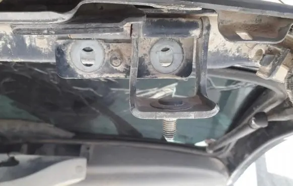 Renault Laguna I Tailgate/trunk/boot hinge