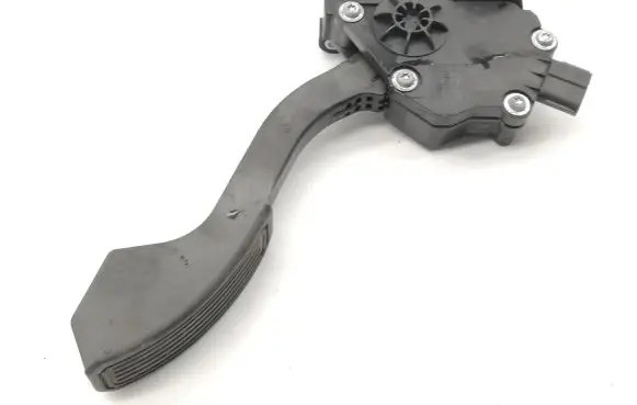 Toyota Prius (XW30) Accelerator throttle pedal 7811012010