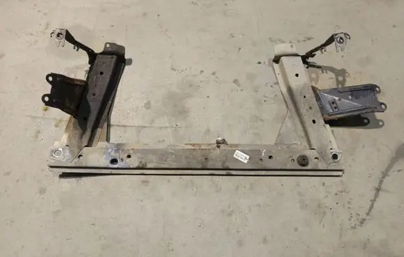 Renault Megane II Radiator mount bracket 