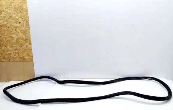 BMW i4 Trunk rubber seal (body) 7487559