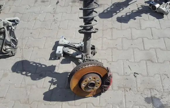 Skoda Octavia Mk2 (1Z) Front wheel hub spindle knuckle RSVRS