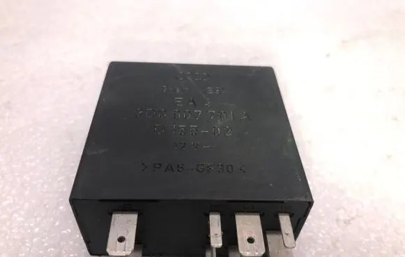 Audi A4 S4 B5 8D Other relay 8D0907701A D15502