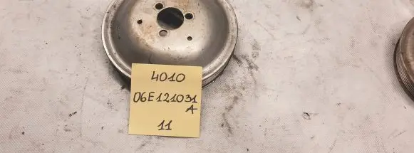 Audi A6 S6 C6 4F Water pump pulley 06E121031A