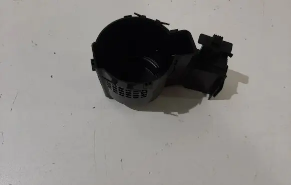Cup holder front