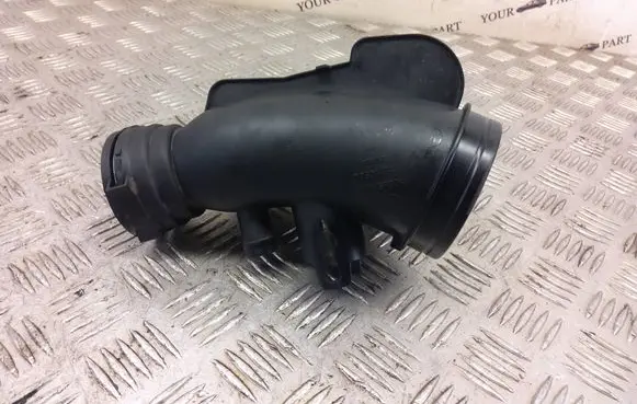 BMW 2 F22 F23 Intake resonator 8601681 70604239