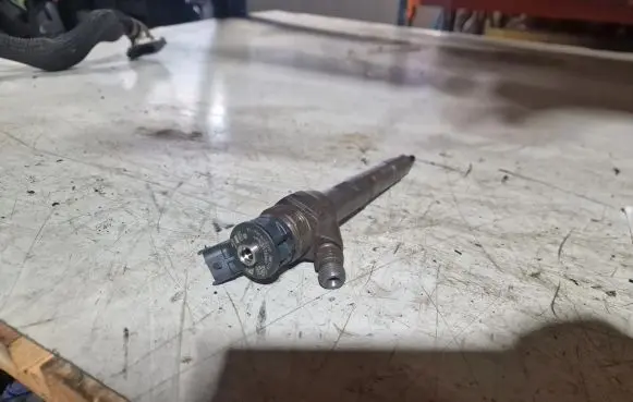 Jaguar XE Fuel injector 0445110664