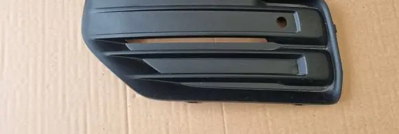 Volvo XC90 Front fog light trim/grill 31663512