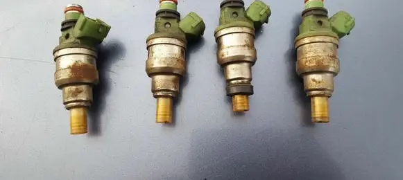 Mazda Protege Fuel injectors set INP484