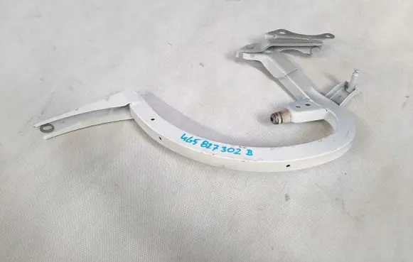 Audi A6 C7 Tailgate hinge 4G5827302B