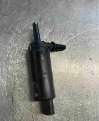 BMW X5 E70 Windscreen/windshield washer pump 721779202