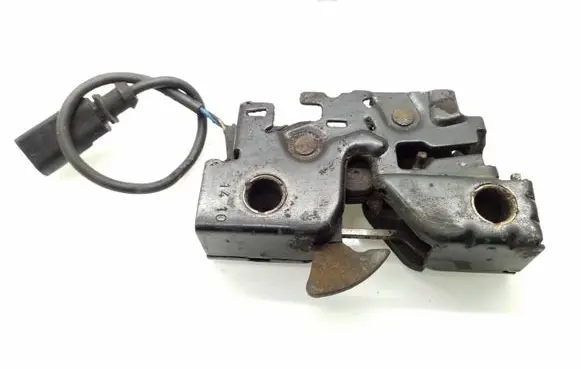 Volkswagen Polo V 6R Engine bonnet/hood lock/catch