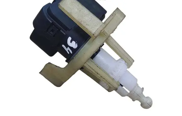 Headlight level adjustment motor