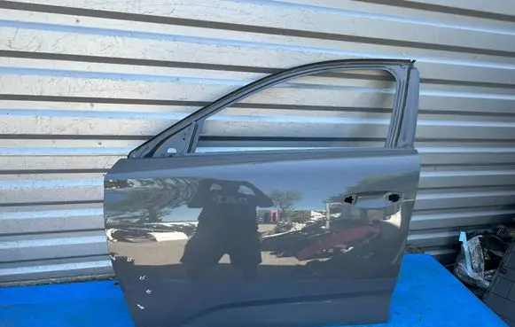 Peugeot 308 Front door 