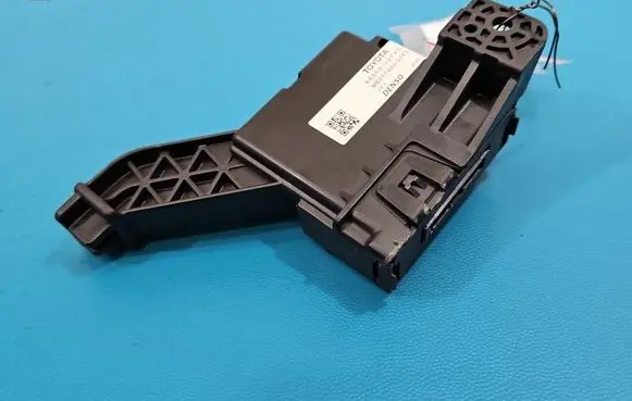 Toyota Corolla E160 E170 Central body control module 8865002F40 IMPRK1591871