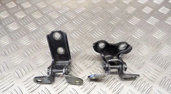 Rear door hinge set
