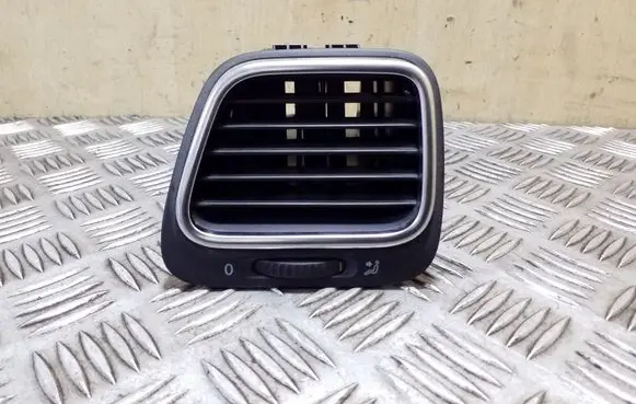 Volkswagen Eos Dashboard side air vent grill/cover trim 1Q0819703J 1Q0819709B