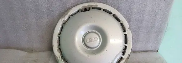 Audi 80 90 S2 B4 R15 wheel hub/cap/trim 4A0601147