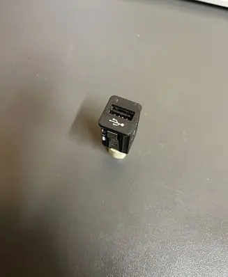 BMW 3 E90 E91 USB socket connector 9167196