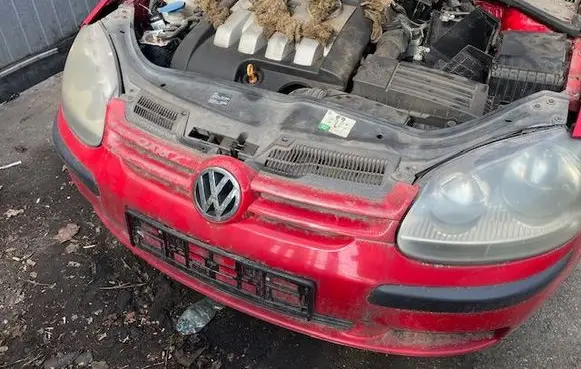 Volkswagen Golf IV Radiator support slam panel 