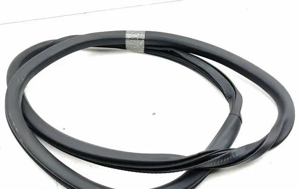 Peugeot 308 Rear door rubber seal (on body) 