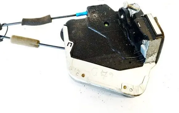 Toyota Avensis T270 Rear door lock 4G2323 N44G2323