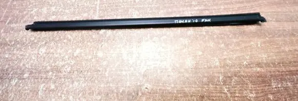 Volkswagen Tiguan Rubber seal front door window/glass 5N0837479