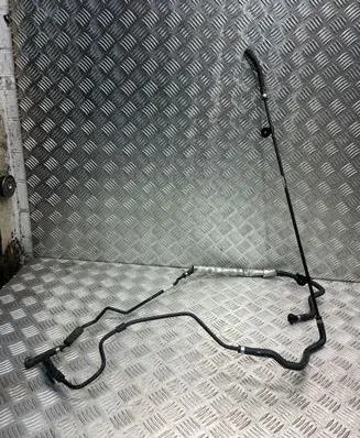 Volkswagen Touareg II Engine coolant pipe/hose 7p6122447