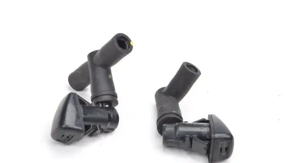 Ford Ecosport Windshield washer spray nozzle 