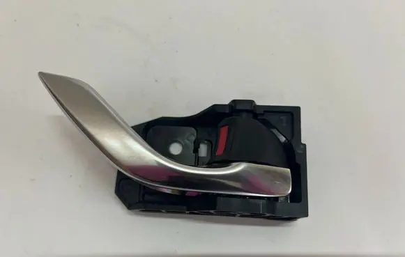 Mazda 3 III Front door interior handle T8314