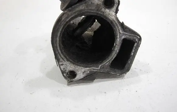 Audi A4 S4 B6 8E 8H EGR valve 8D0145950C