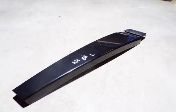 Audi A4 S4 B6 8E 8H Front door glass trim molding 8E0853289D