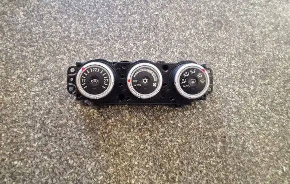 Peugeot 4007 Climate control unit