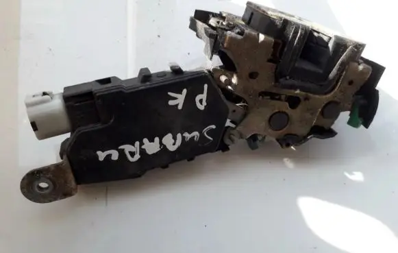 Subaru Legacy Front door lock