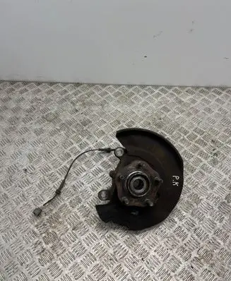 Nissan X-Trail T32 Front wheel hub