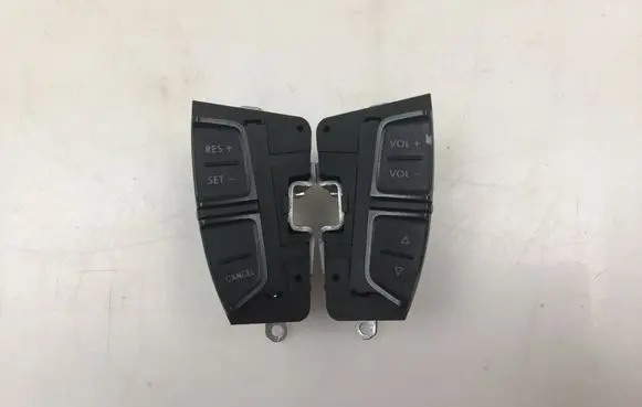 Volkswagen Golf IV Steering wheel buttons/switches 1J0419091CHE