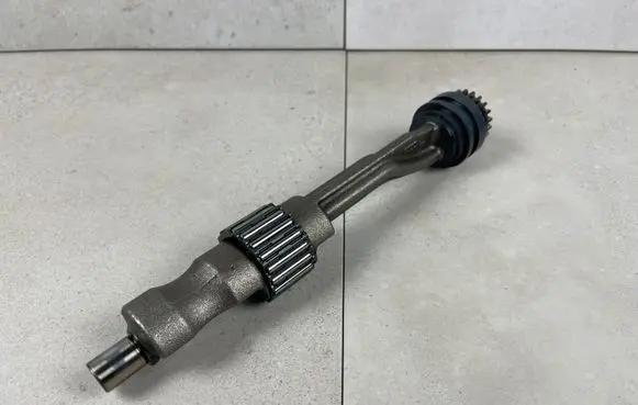 Volkswagen Golf VII Balance shaft 06K103333