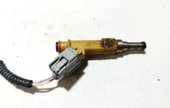 Toyota Auris E180 Fuel injector 232500t030