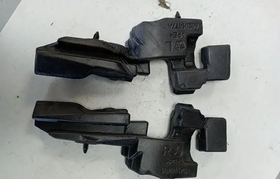 Chrysler Pacifica Other front door trim element 68281477A 68281476A 68281476