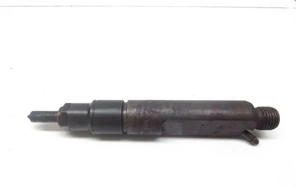 Volkswagen Golf IV Fuel injector 028130201T
