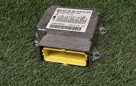Volkswagen Jetta VI Airbag control unit/module 5C0959655AD 5WK44531